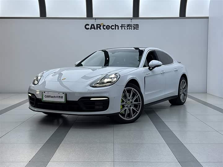 Фото 1 - Porsche Panamera Hybrid