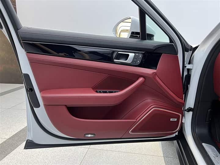 Фото 12 - Porsche Panamera Hybrid