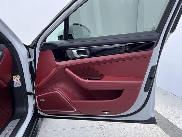 Фото 25 - Porsche Panamera Hybrid