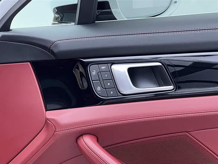 Фото 27 - Porsche Panamera Hybrid