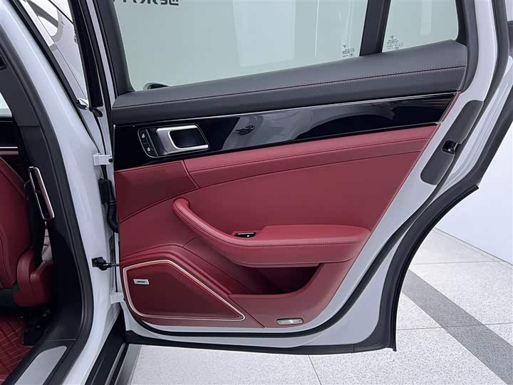 Фото 28 - Porsche Panamera Hybrid