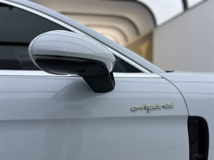 Фото 34 - Porsche Panamera Hybrid