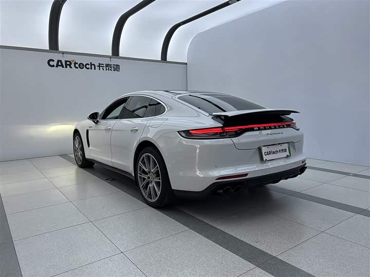 Фото 4 - Porsche Panamera Hybrid