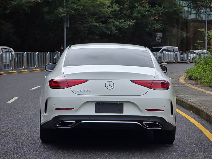 Фото 14 - Mercedes-Benz CLS-Class