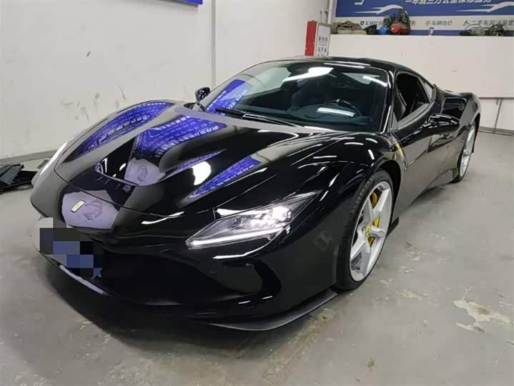 Фото 1 - Ferrari F8