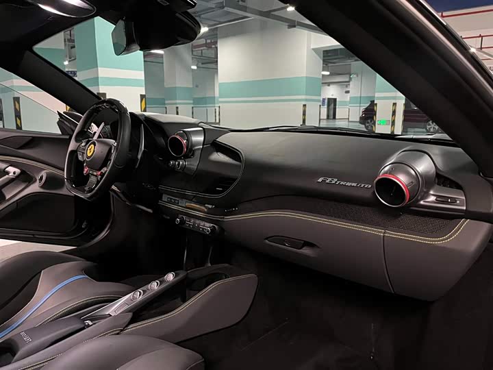 Фото 12 - Ferrari F8