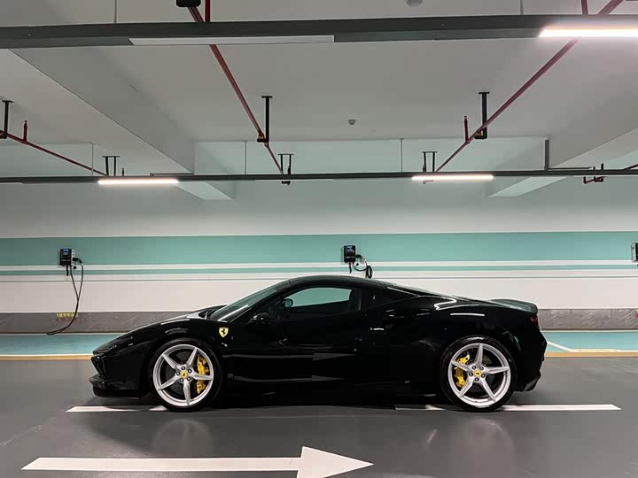 Фото 5 - Ferrari F8