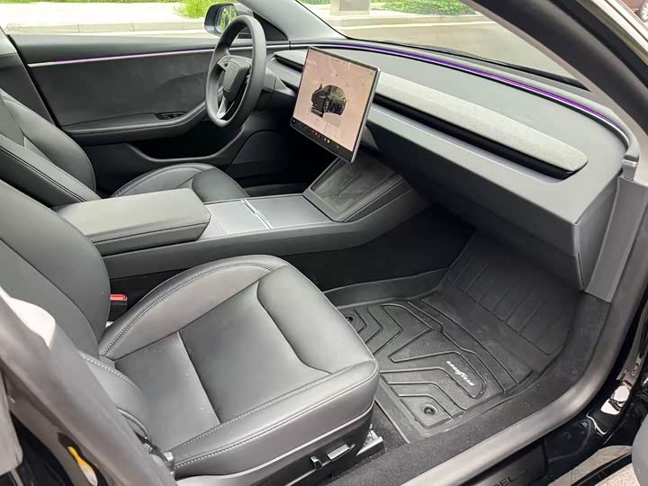 Фото 10 - Tesla Model 3