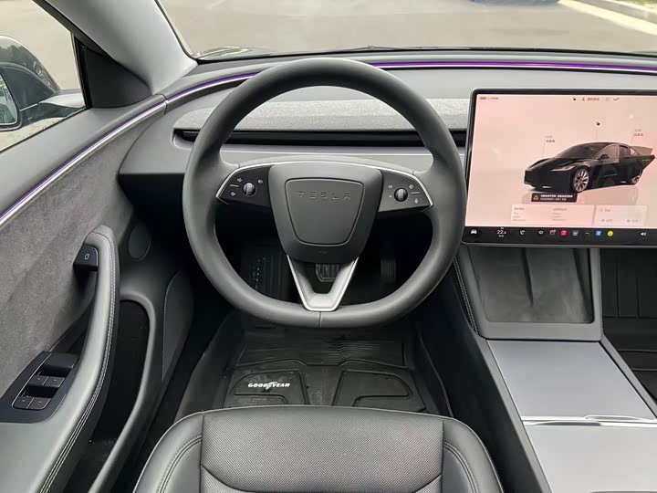 Фото 11 - Tesla Model 3