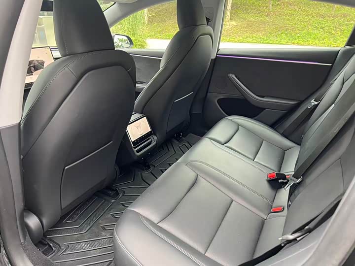 Фото 12 - Tesla Model 3