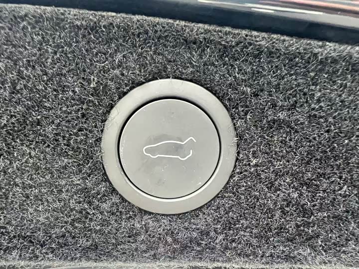 Фото 14 - Tesla Model 3