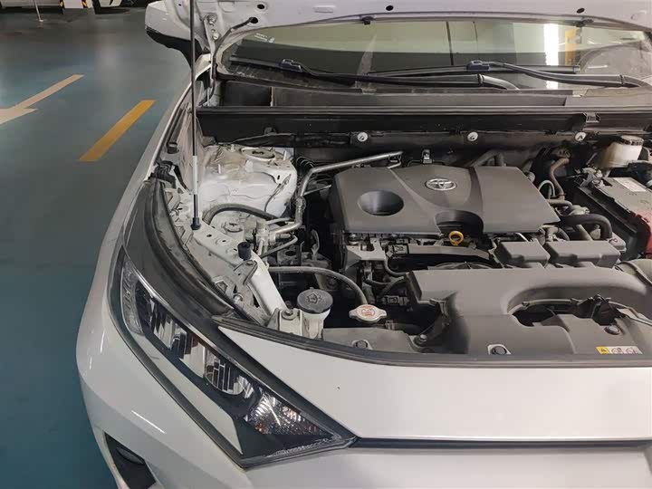 Фото 18 - Toyota RAV4