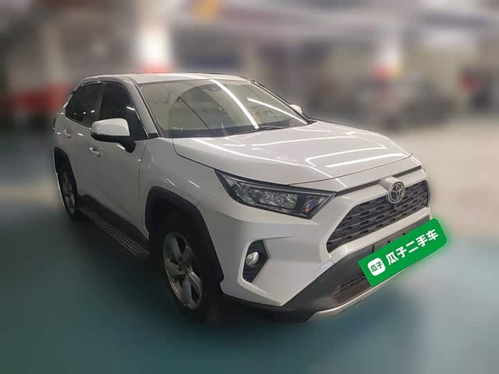 Фото 23 - Toyota RAV4