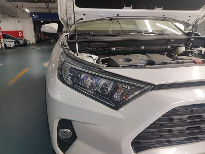 Фото 27 - Toyota RAV4