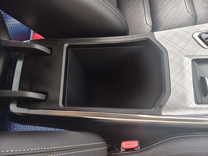 Фото 12 - Geely Preface