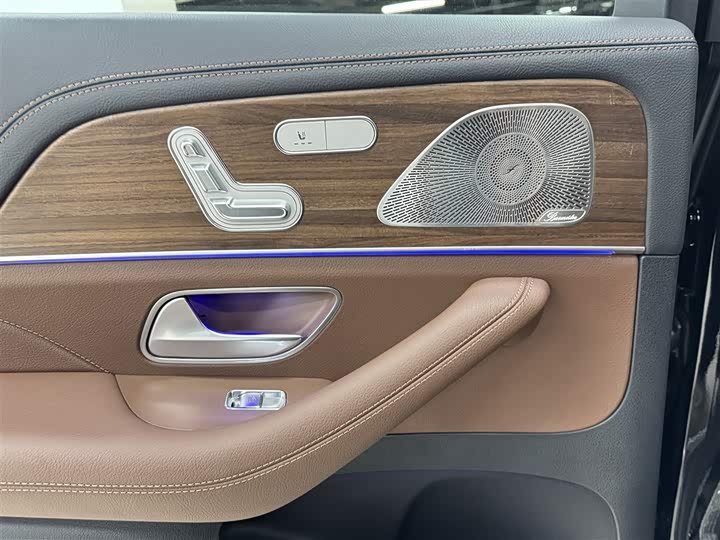 Фото 18 - Mercedes-Benz GLS-Class