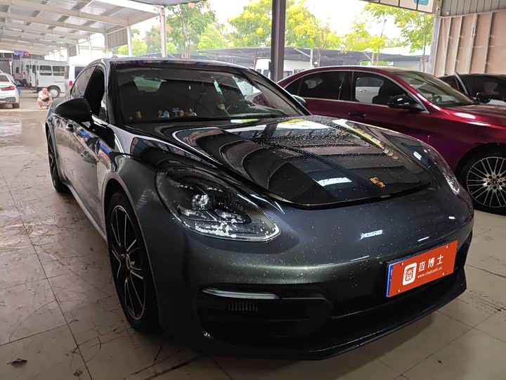 Фото 2 - Porsche Panamera