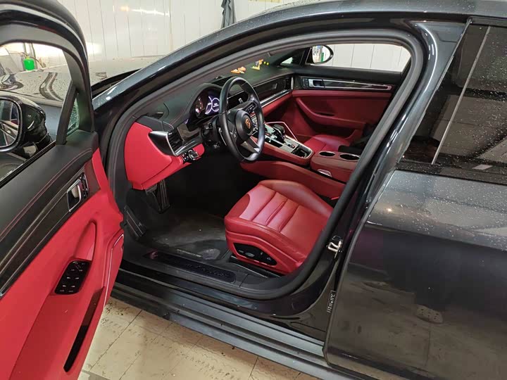 Фото 3 - Porsche Panamera