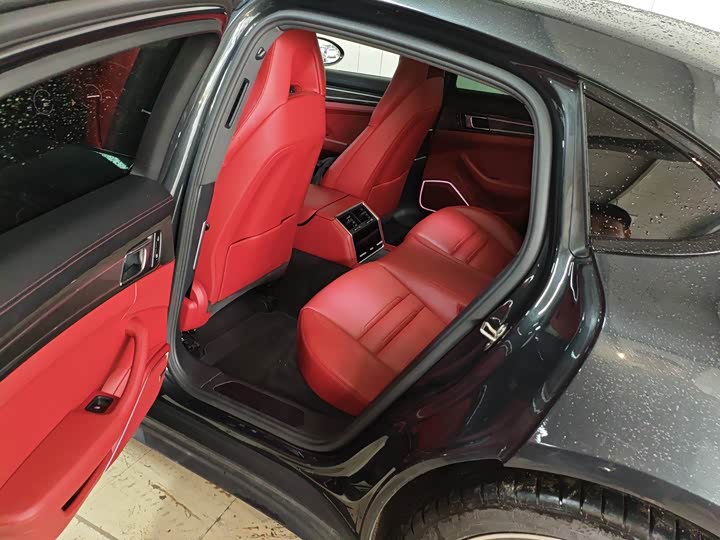 Фото 4 - Porsche Panamera