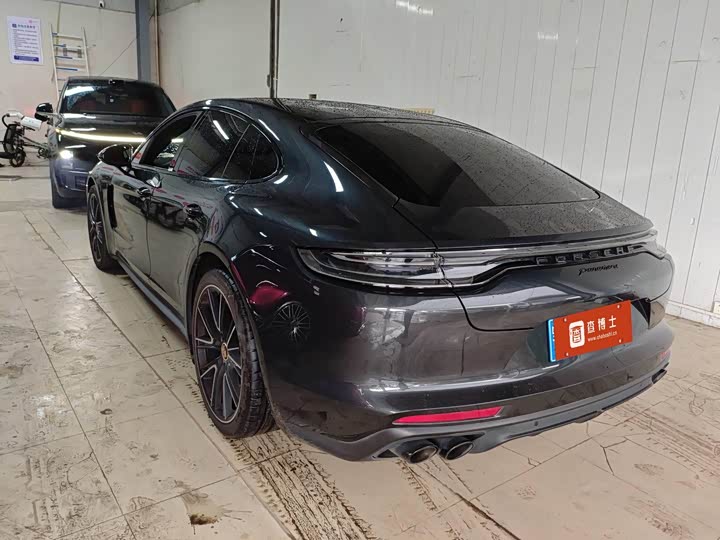 Фото 8 - Porsche Panamera