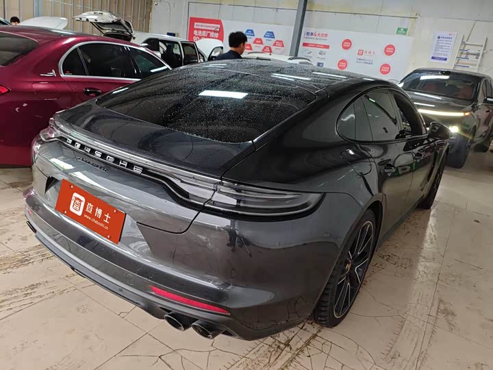 Фото 9 - Porsche Panamera