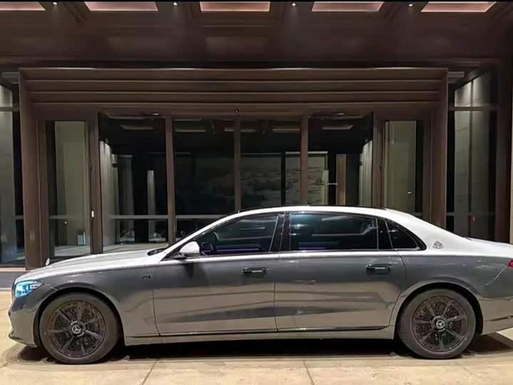Фото 2 - Mercedes-Benz Maybach S-Class