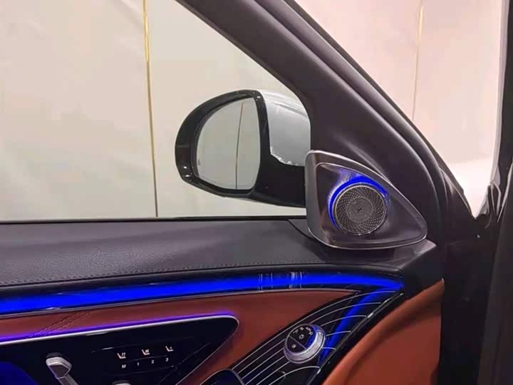 Фото 8 - Mercedes-Benz Maybach S-Class