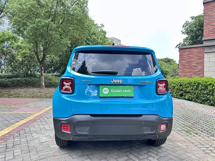 Фото 14 - Jeep Renegade