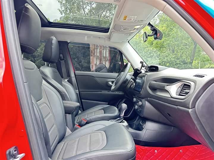 Фото 4 - Jeep Renegade