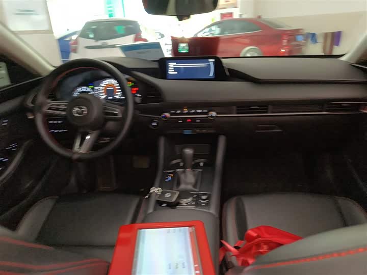 Фото 10 - Mazda 3 (Axela)