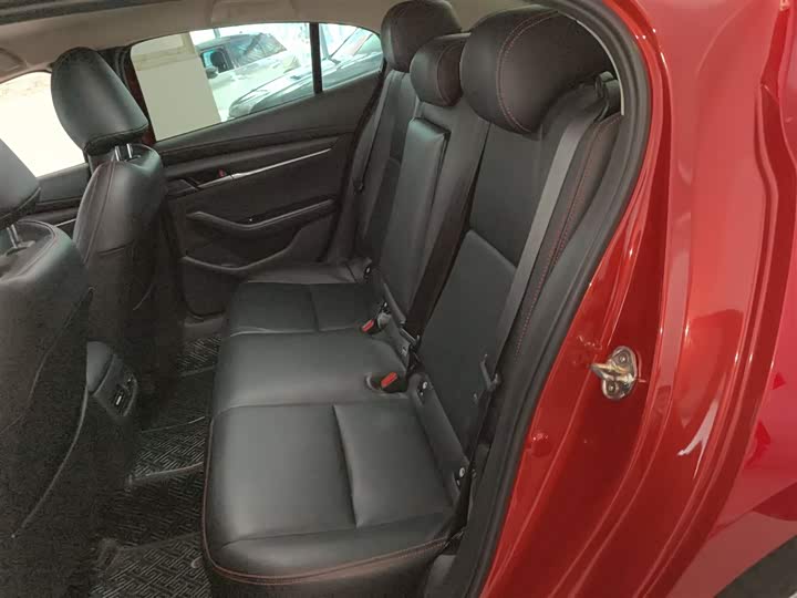 Фото 17 - Mazda 3 (Axela)