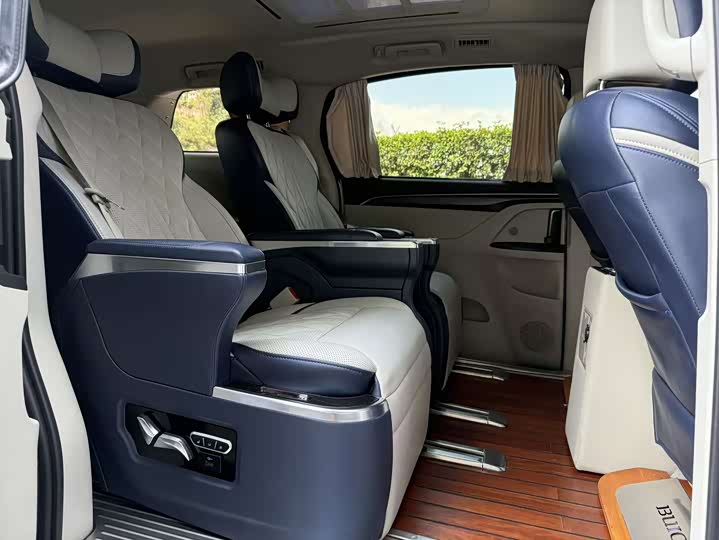 Фото 19 - Buick GL8 ES