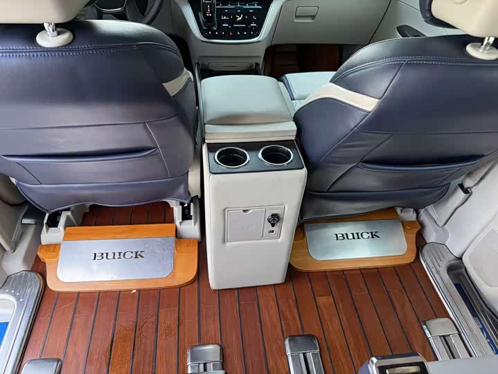 Фото 23 - Buick GL8 ES