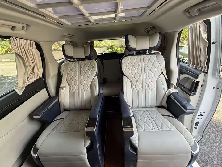 Фото 25 - Buick GL8 ES