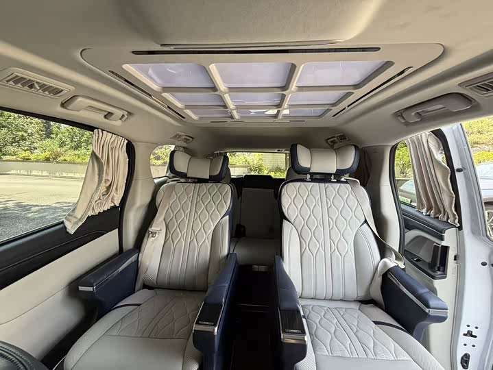 Фото 26 - Buick GL8 ES