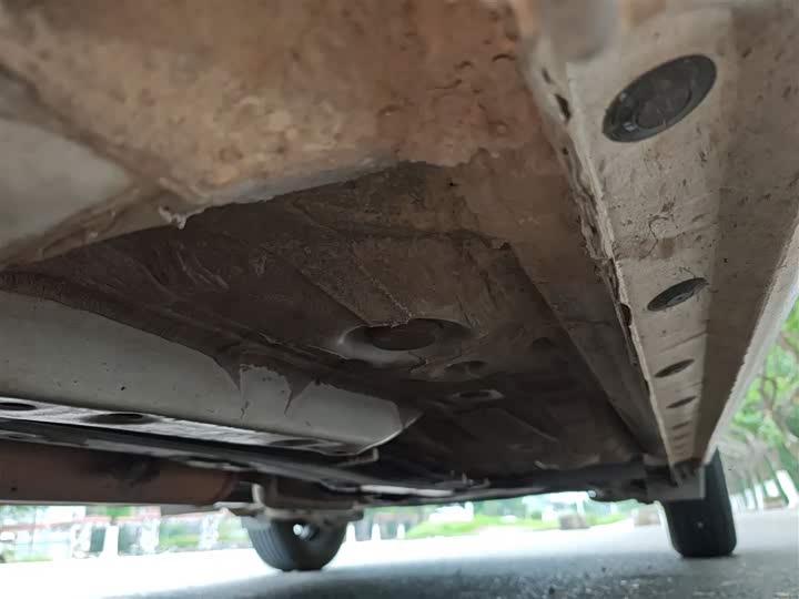 Фото 22 - Toyota Yaris L Hatchback