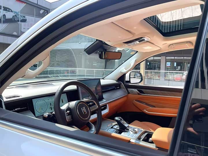 Фото 2 - Tank 500 Hybrid