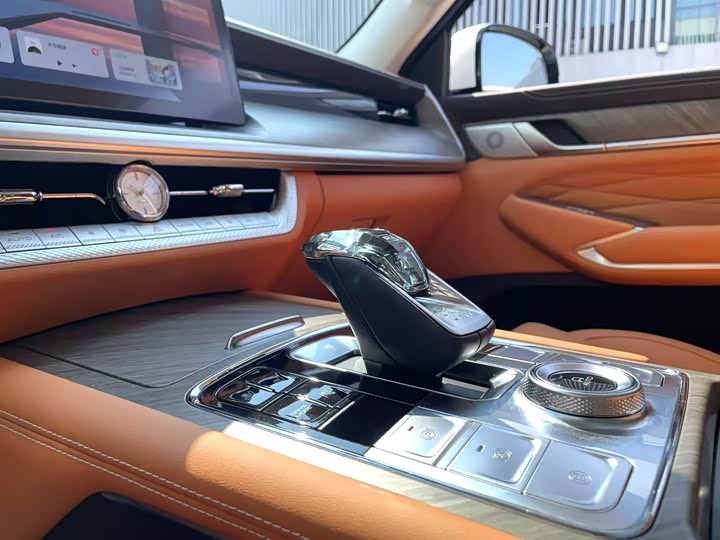 Фото 6 - Tank 500 Hybrid