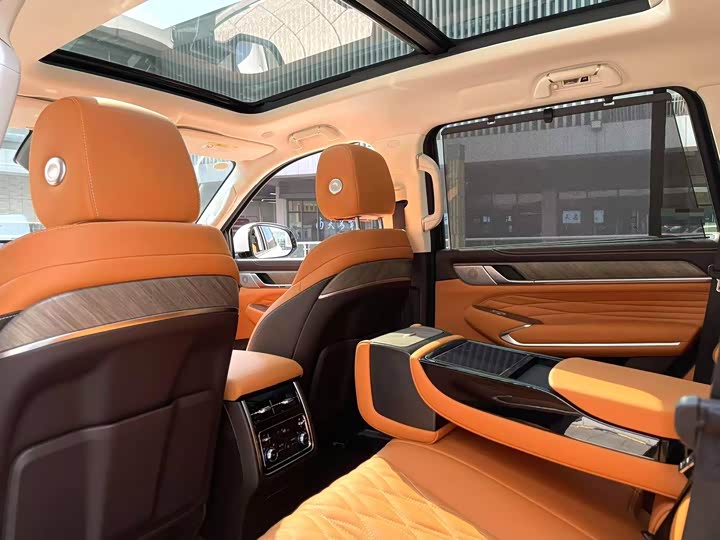 Фото 7 - Tank 500 Hybrid