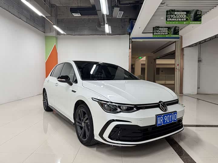 Фото 3 - Volkswagen Golf