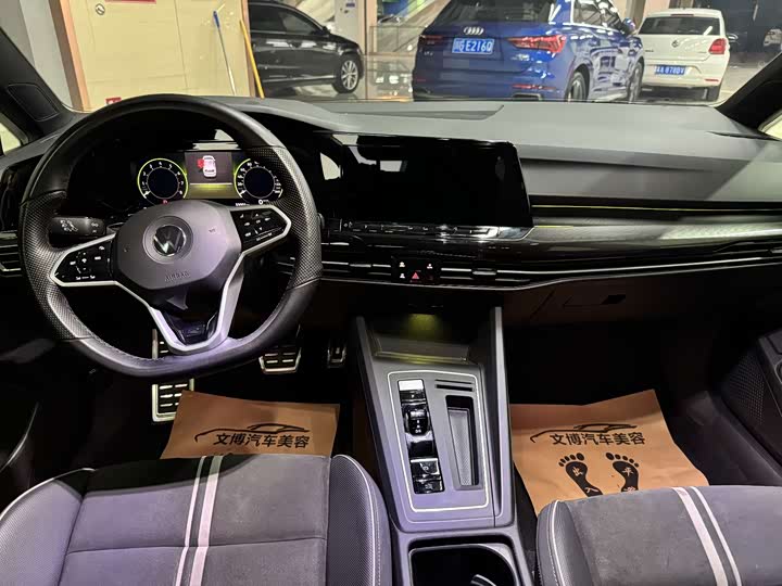 Фото 5 - Volkswagen Golf