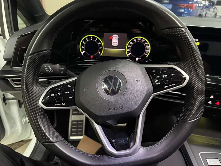Фото 6 - Volkswagen Golf