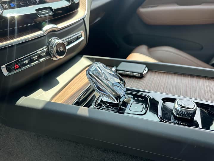 Фото 7 - Volvo XC60 Hybrid