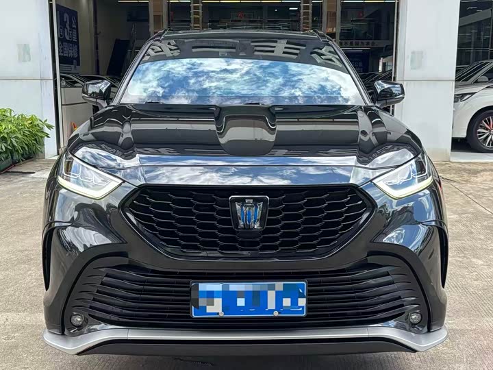 Фото 2 - Toyota Crown Kluger