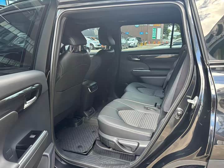 Фото 5 - Toyota Crown Kluger