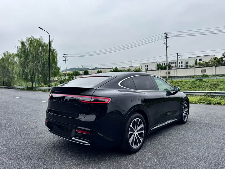 Фото 7 - Luxeed R7