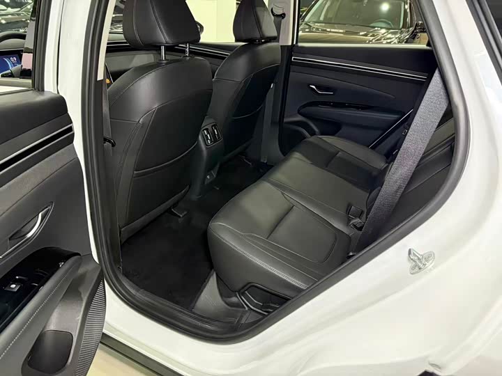 Фото 10 - Hyundai Tucson L