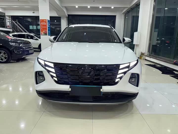 Фото 2 - Hyundai Tucson L