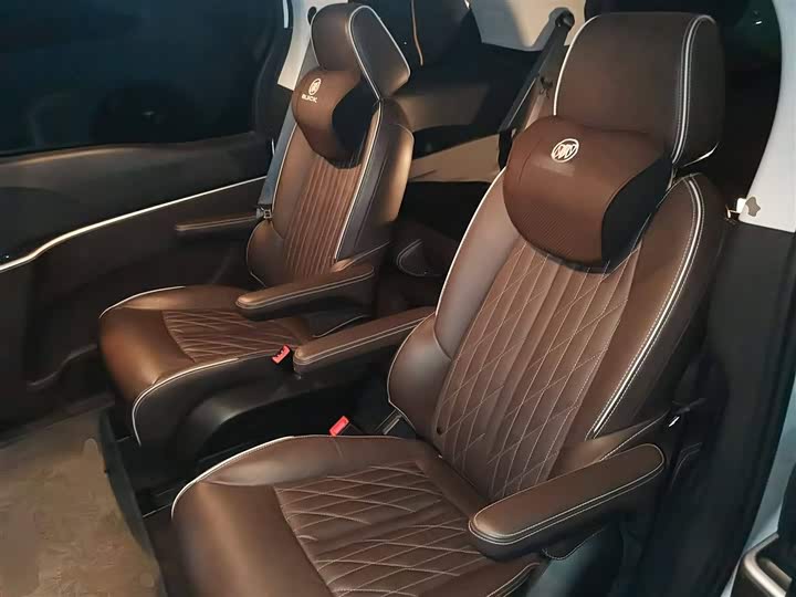 Фото 15 - Buick GL8 ES