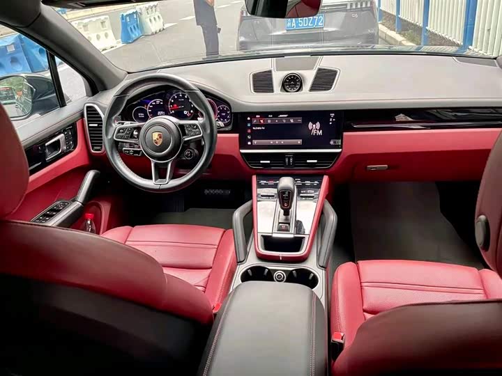 Фото 11 - Porsche Cayenne